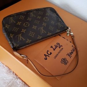 Authentic Louis Vuitton Pochette Accessoires